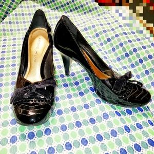 Antonio Melani, black patent leather heels (3.5") with velvet tie detail